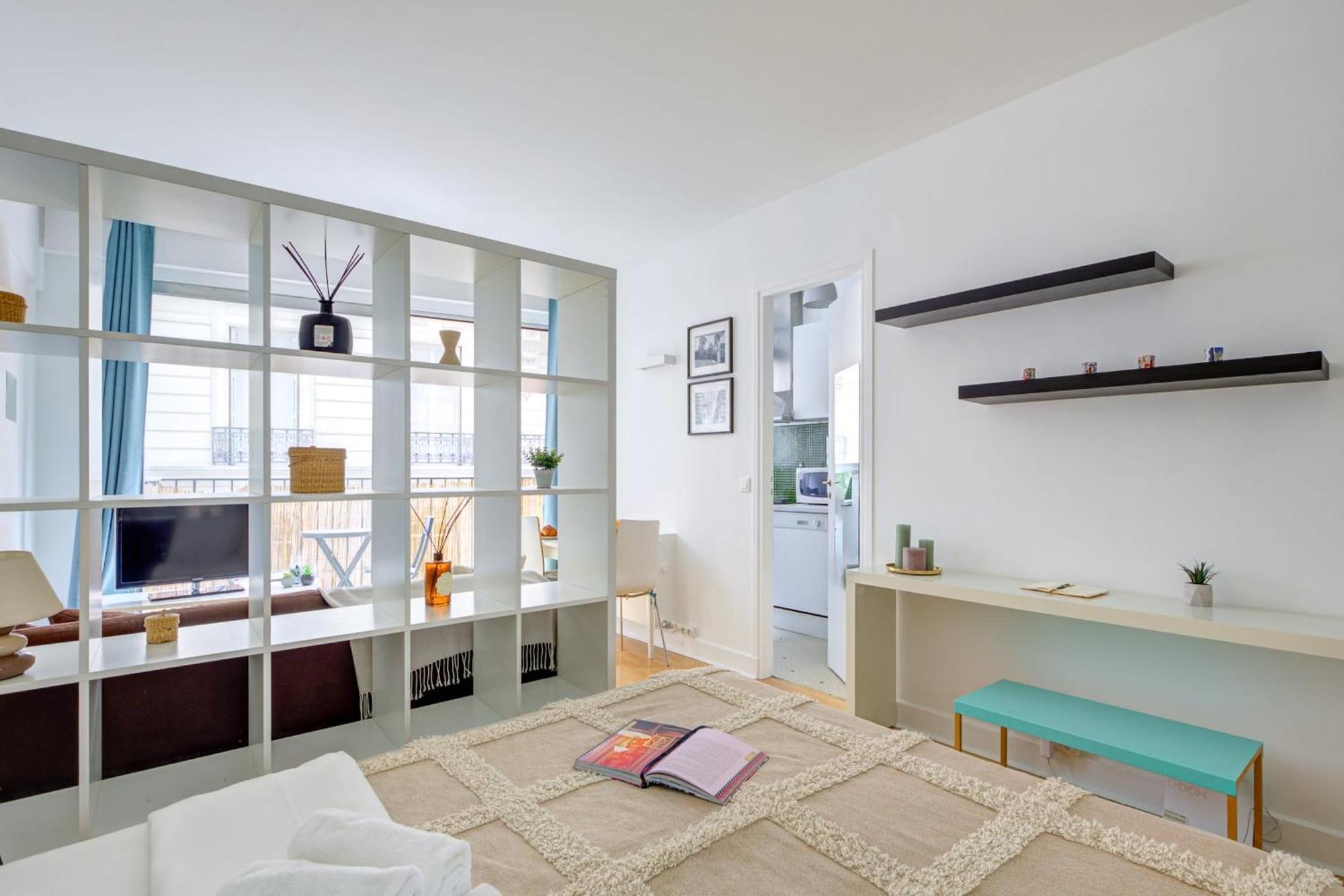 St Germain & Le Bon Marche With Balcony - Cityapartmentstay باريس المظهر الخارجي الصورة