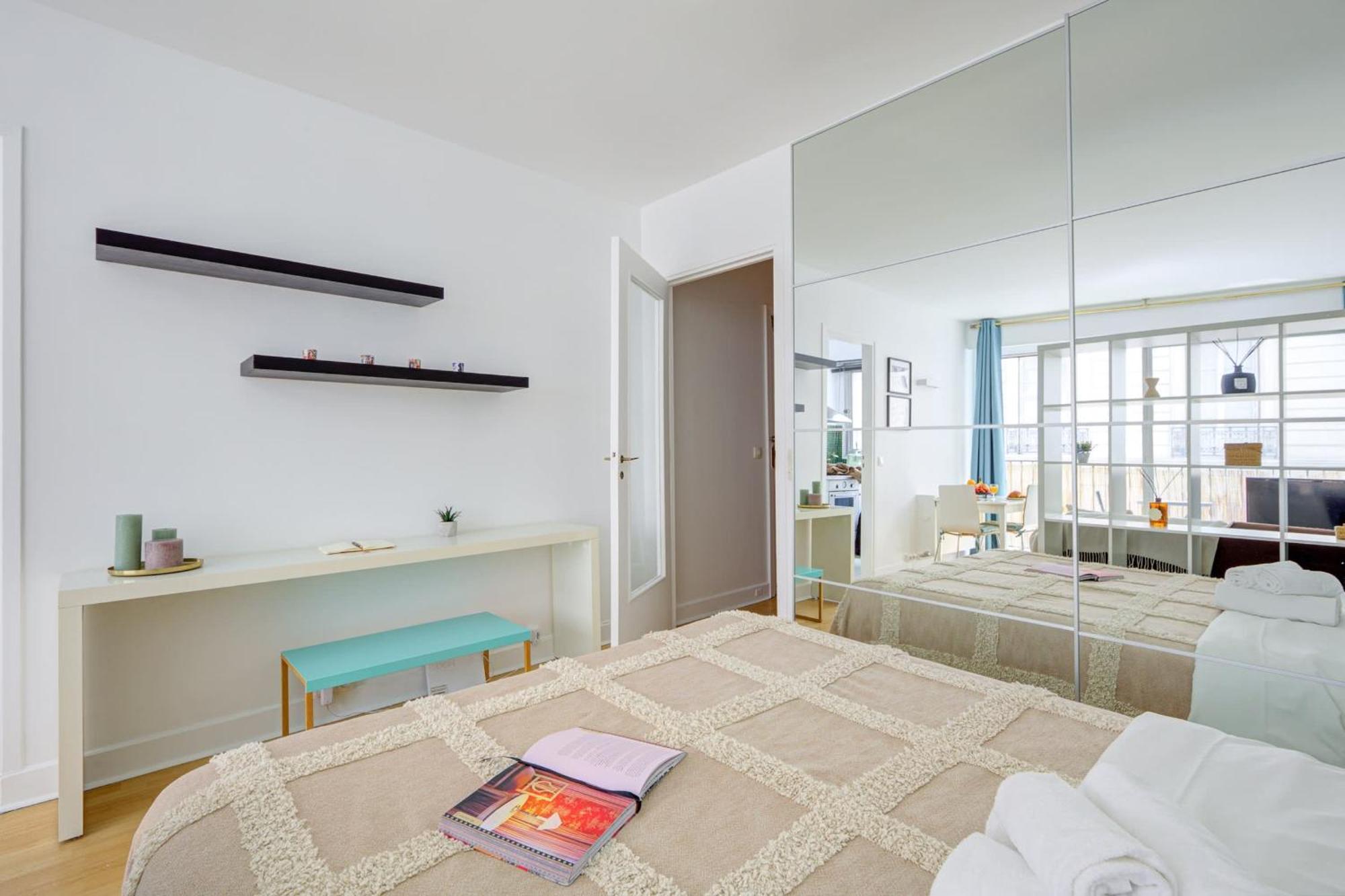 St Germain & Le Bon Marche With Balcony - Cityapartmentstay باريس المظهر الخارجي الصورة