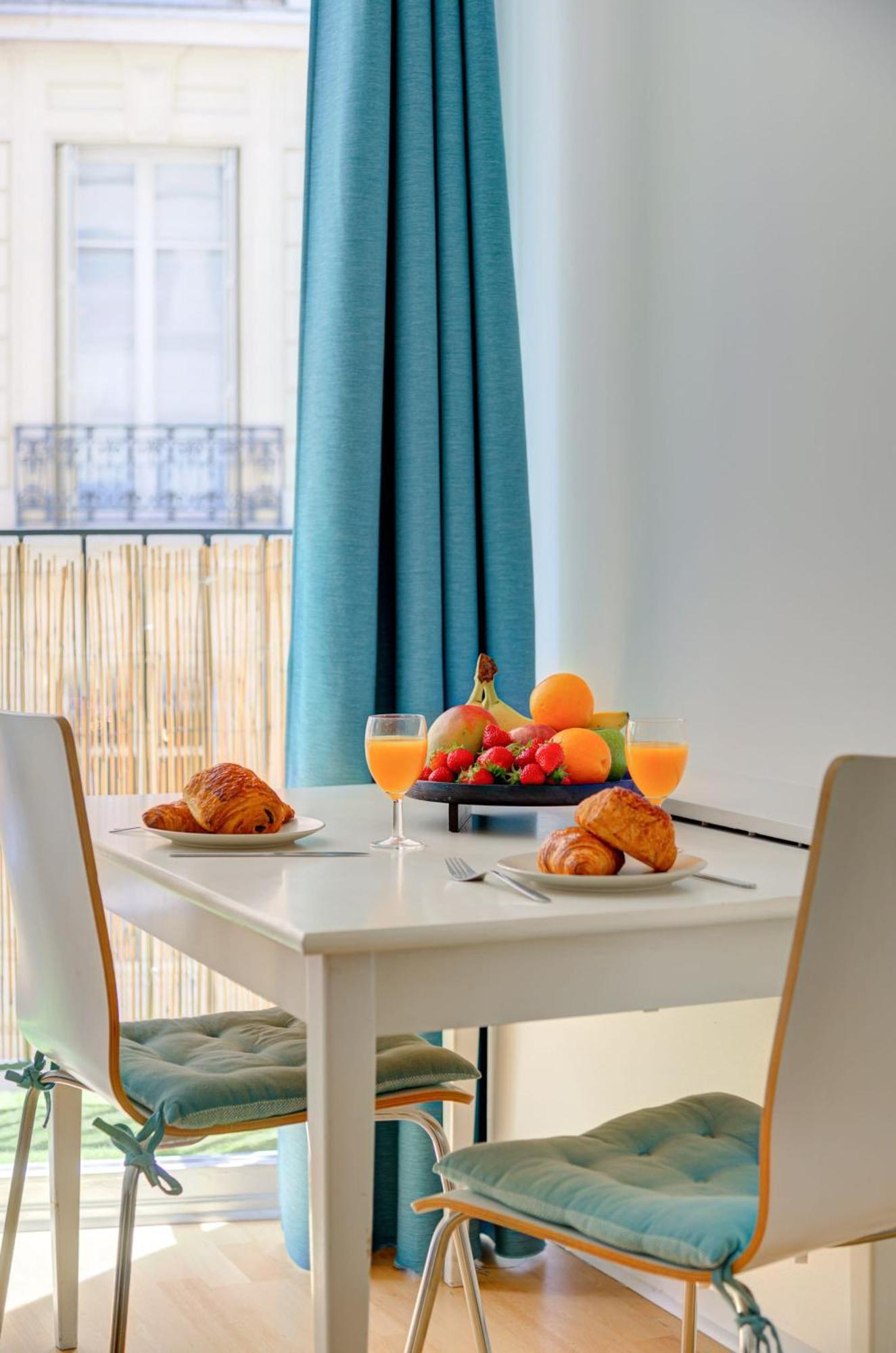 St Germain & Le Bon Marche With Balcony - Cityapartmentstay باريس المظهر الخارجي الصورة