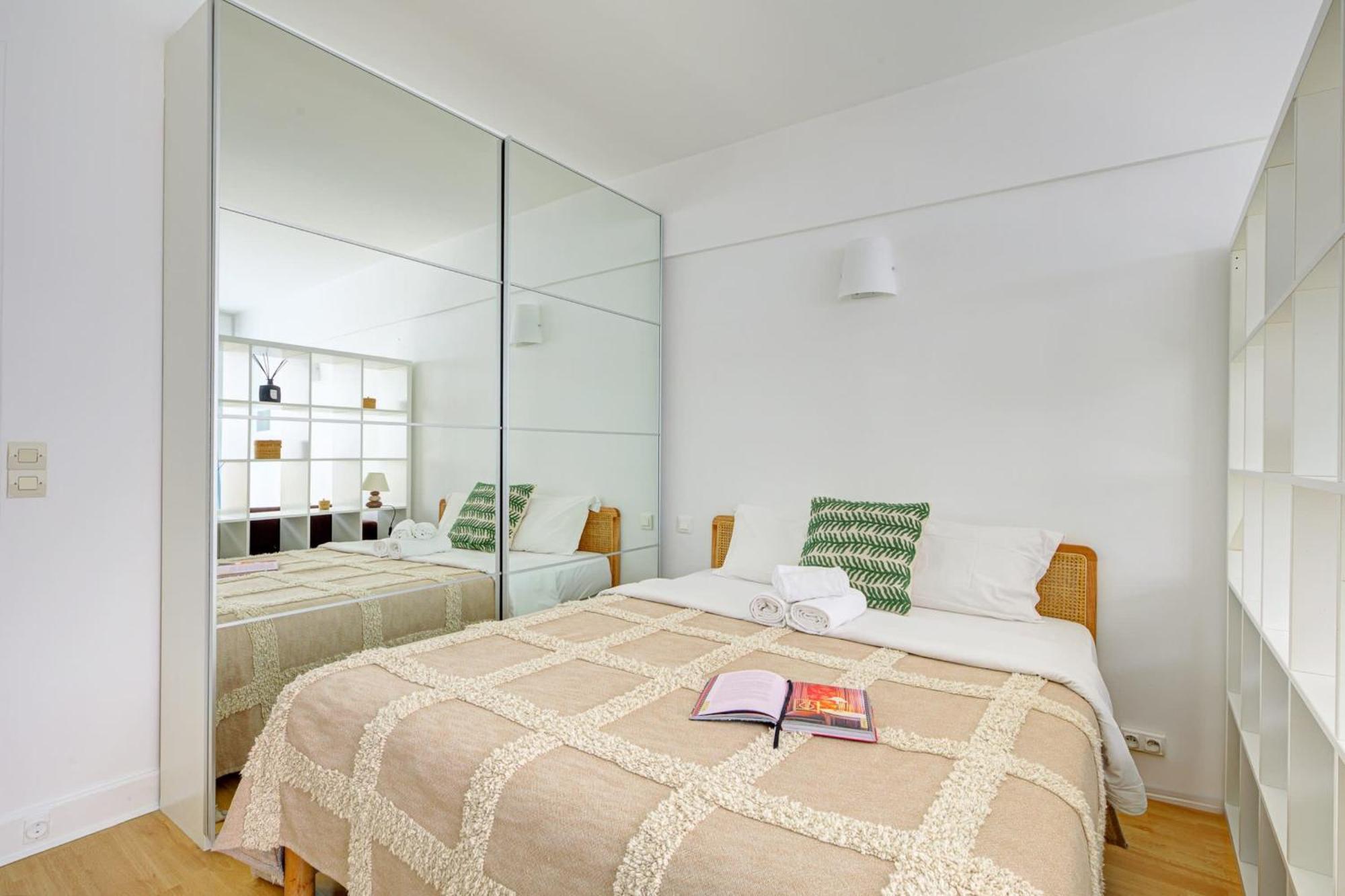 St Germain & Le Bon Marche With Balcony - Cityapartmentstay باريس المظهر الخارجي الصورة