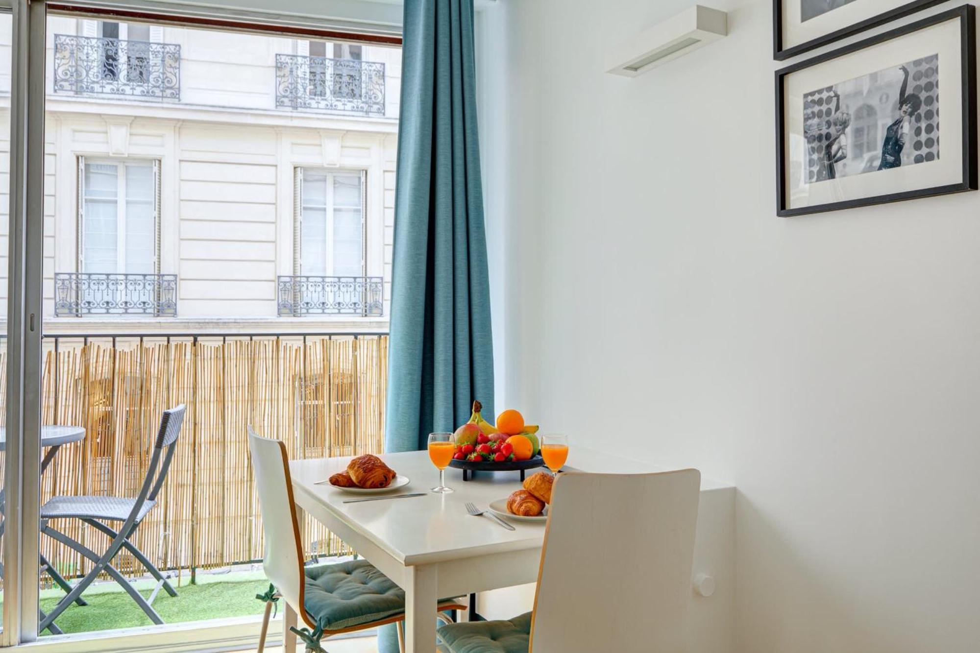 St Germain & Le Bon Marche With Balcony - Cityapartmentstay باريس المظهر الخارجي الصورة