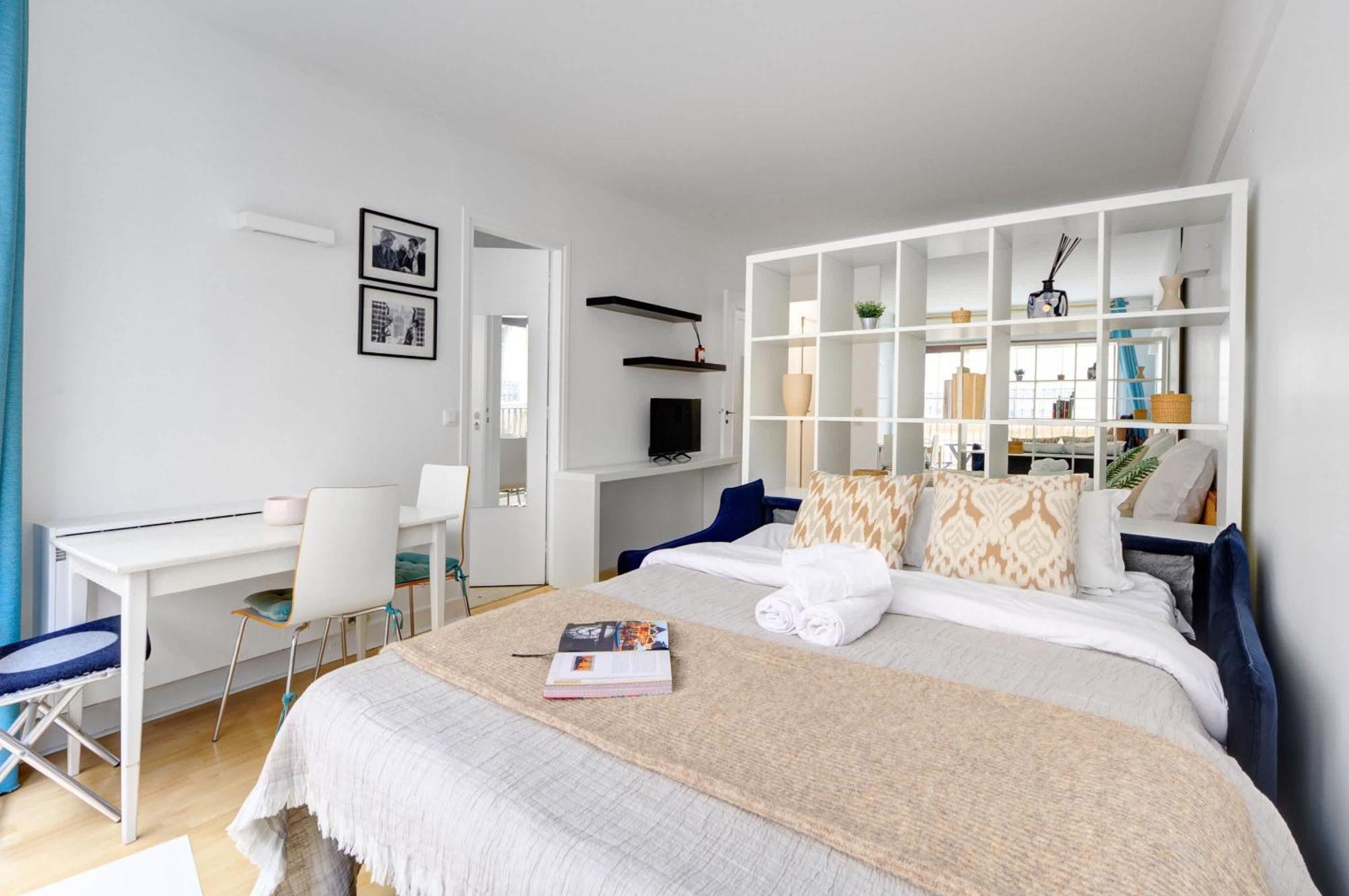 St Germain & Le Bon Marche With Balcony - Cityapartmentstay باريس المظهر الخارجي الصورة